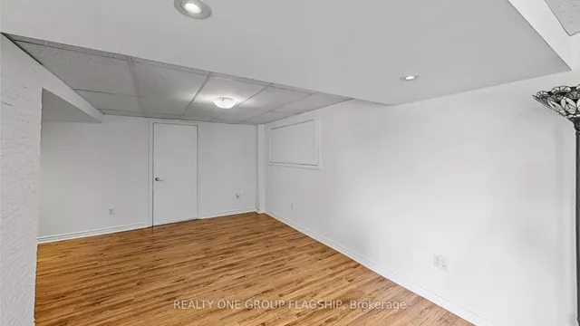 Additional image 40 of 42 Monaco Crt