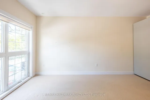 Additional image 15 of 1068 Lansdowne Ave