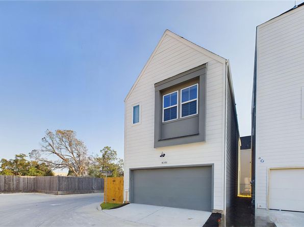 8302 Springwood Canyon Ln, Houston, TX 77055