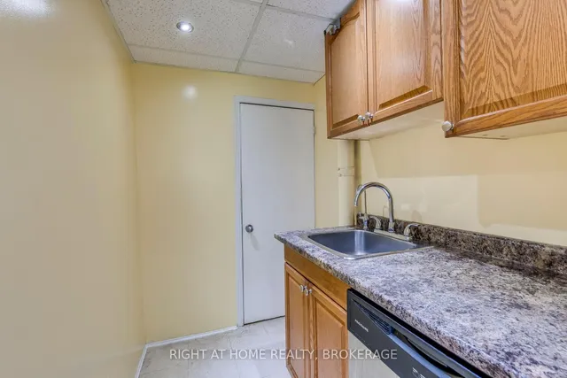 Additional image 31 of 39 Sixteenth St