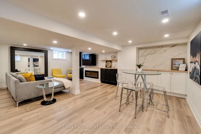 Additional image 34 of 56 Highcliffe Ave