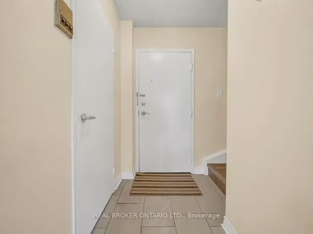 Additional image 4 of 1050 Falgarwood Dr Unit 128