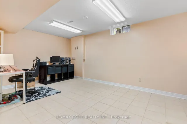 Additional image 34 of 58 Hall Cres