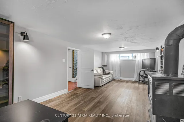Additional image 20 of 3813 Bayswater Cres