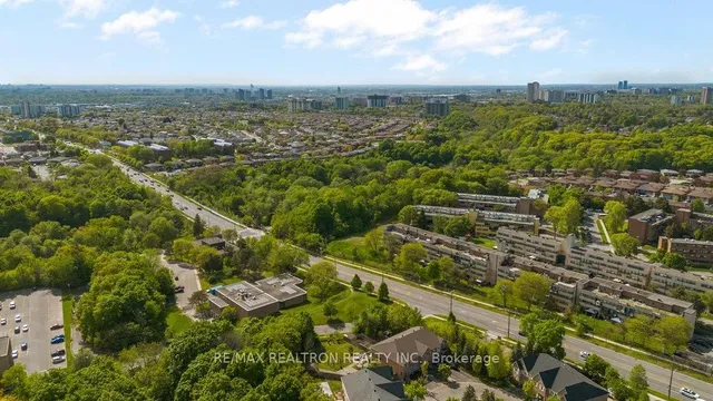 Additional image 33 of 31 Treeland Way Unit 16