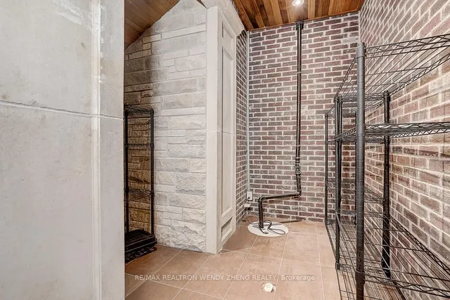 Additional image 43 of 93 Parkview Ave