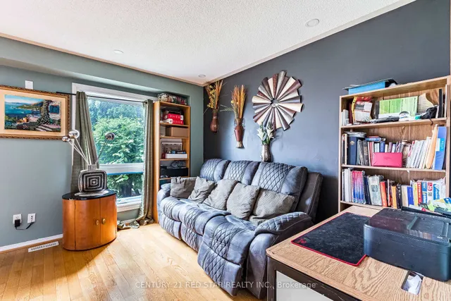 Additional image 11 of 13 Wickstead Crt