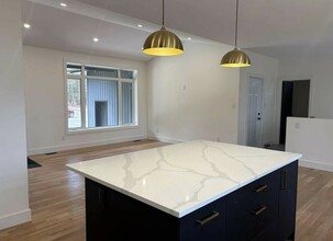 Additional image 3 of 3682 Forestview Ln