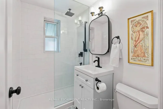 Additional image 21 of 137 Emerald St Unit 5