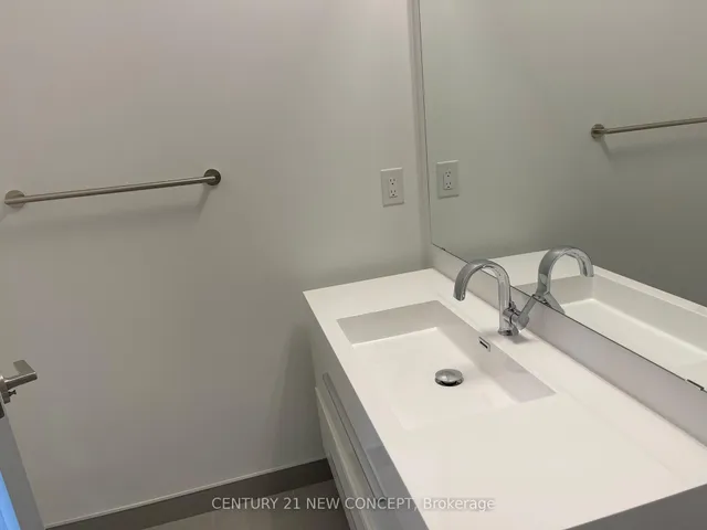 Additional image 13 of 39 roehampton Ave Unit 1204