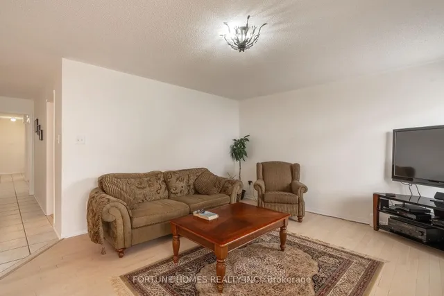 Additional image 20 of 197 Vintage Gate