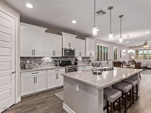 2915 W Thorn Tree Dr, Phoenix, AZ 85085