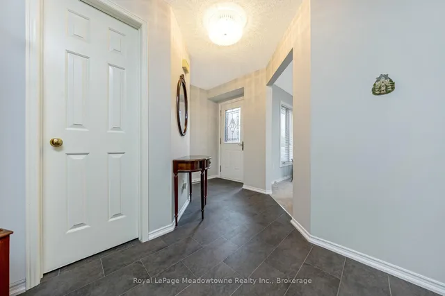 Additional image 5 of 500 Silverthorne Cres Unit 6