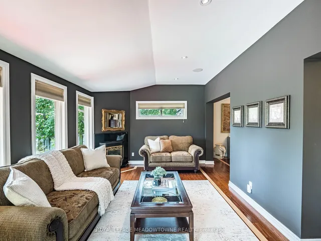 Additional image 16 of 7208 Joliette Cres