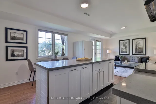 Additional image 35 of 70 Colonial Ave