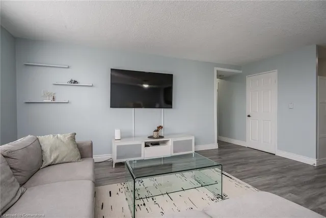 Additional image 15 of 18 Holborn Crt Unit 611