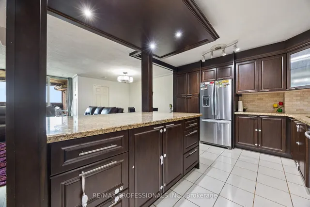 Additional image 11 of 714 The West Mall Unit 1810