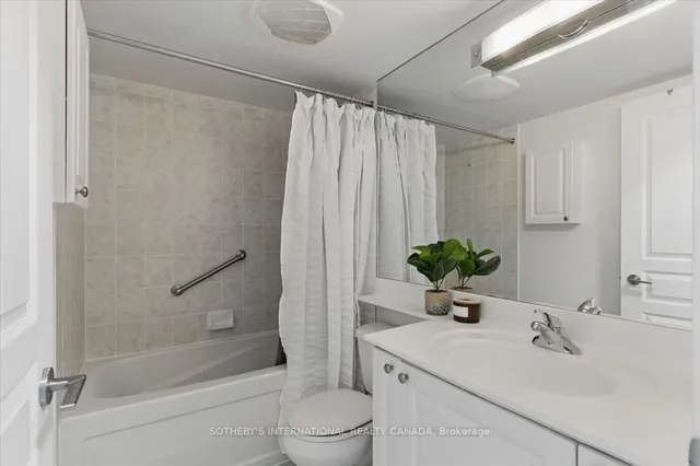 Additional image 23 of 18 yonge St Unit 2903