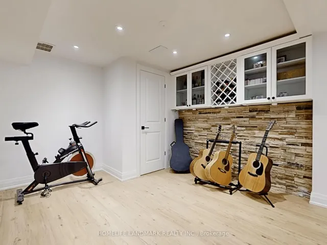 Additional image 39 of 168 Kingsbridge Garden Circ