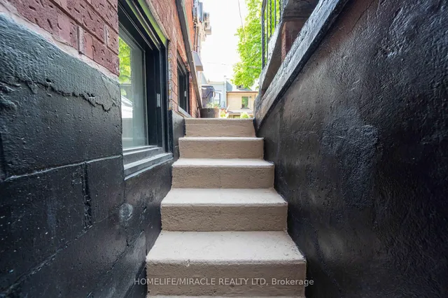 Additional image 27 of 1 Givins St
