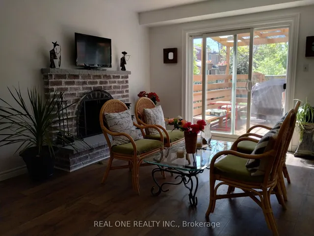 Additional image 5 of 7 McCool Crt