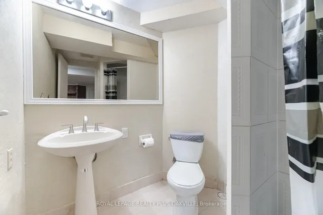 Additional image 42 of 421 Laurentian Ave