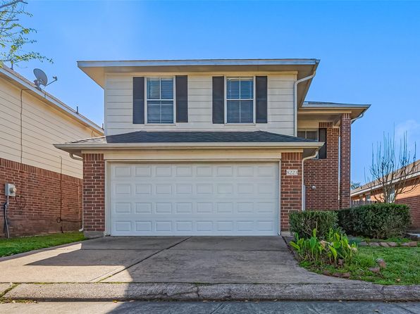8223 Golf Green Cir, Houston, TX 77036
