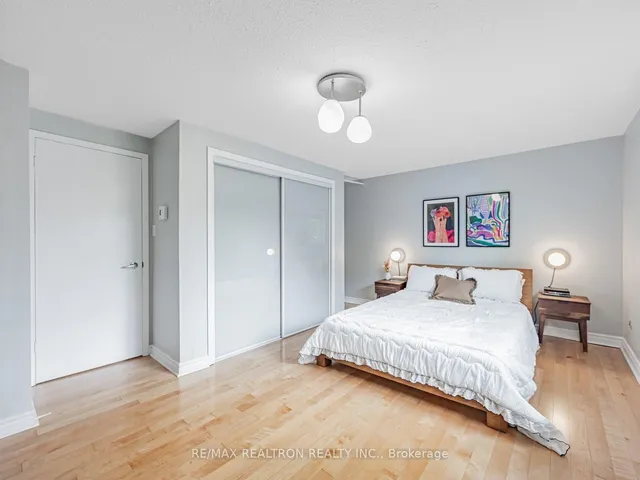 Additional image 24 of 2 Carol Wrenway