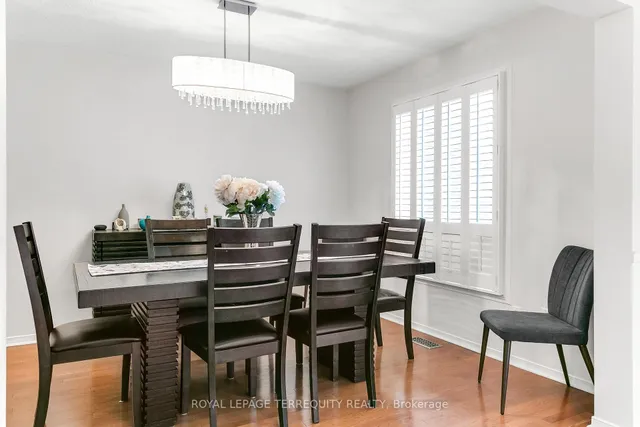 Additional image 9 of 372 Queens Dr