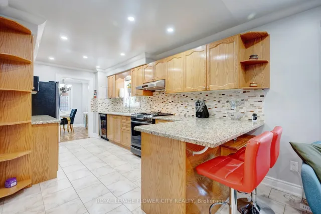 Additional image 12 of 27 Denlow Dr