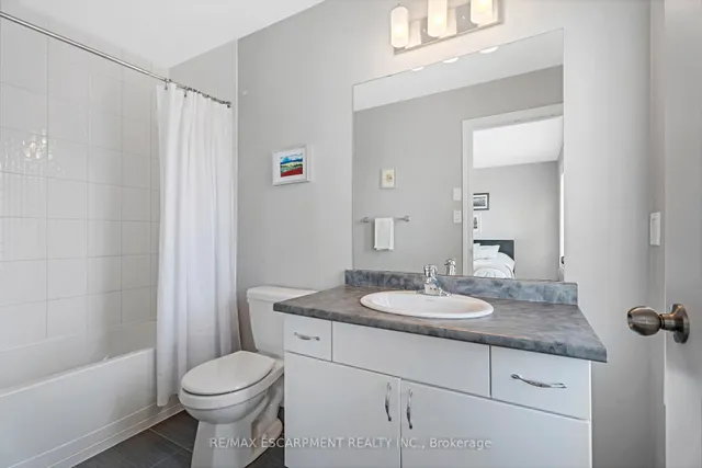 Additional image 22 of 122 DUNDAS St Unit 19