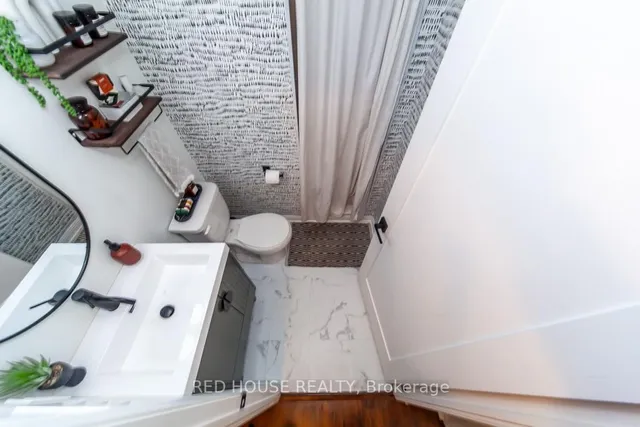 Additional image 22 of 33 Canniff St Unit 714