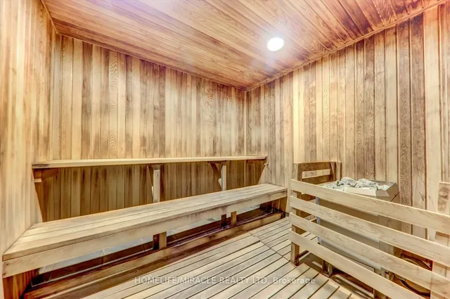 Additional image 28 of 38 Lee Centre Dr Unit 712