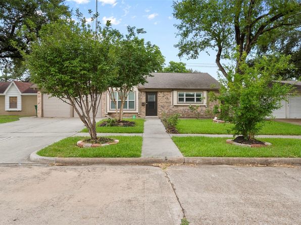 7727 Barberton Dr, Houston, TX 77036