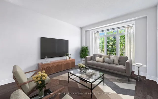 Additional image 8 of 6 Xavier Crt