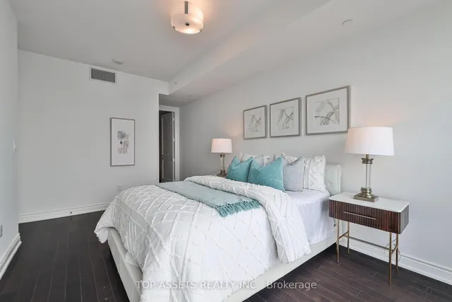 Additional image 38 of 388 Yonge St Unit 6609