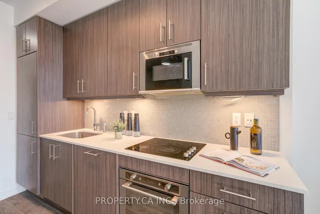 Additional image 11 of 297 College St Unit 715