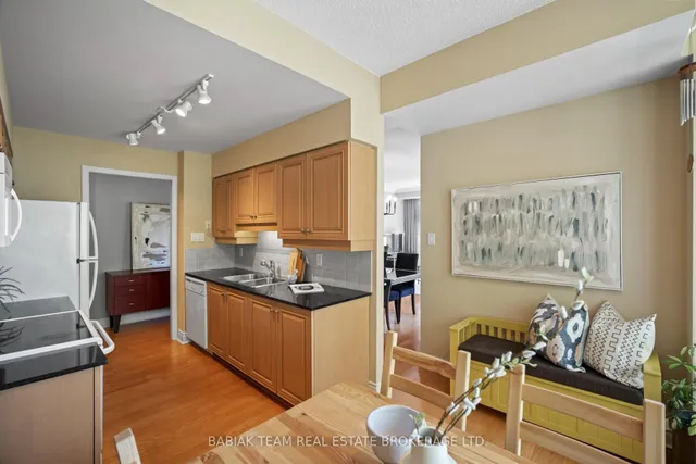 Additional image 16 of 2511 Bloor St Unit 304