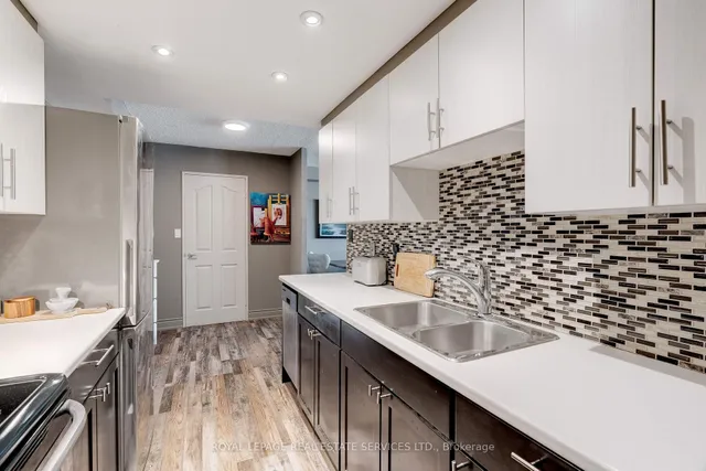 Additional image 9 of 120 Duke St Unit 808