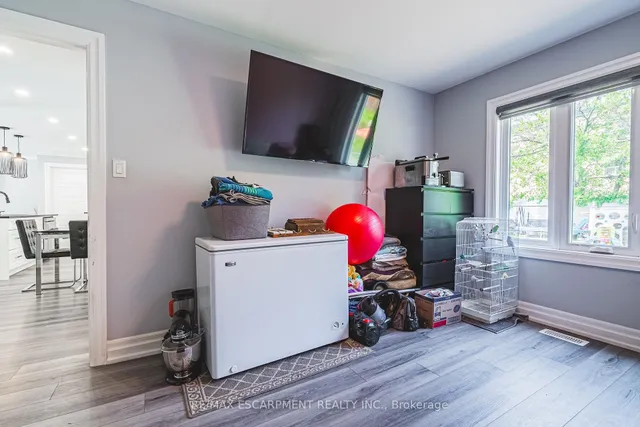 Additional image 27 of 302 East 43rd St