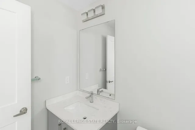 Additional image 26 of 15 Queen St Unit 707
