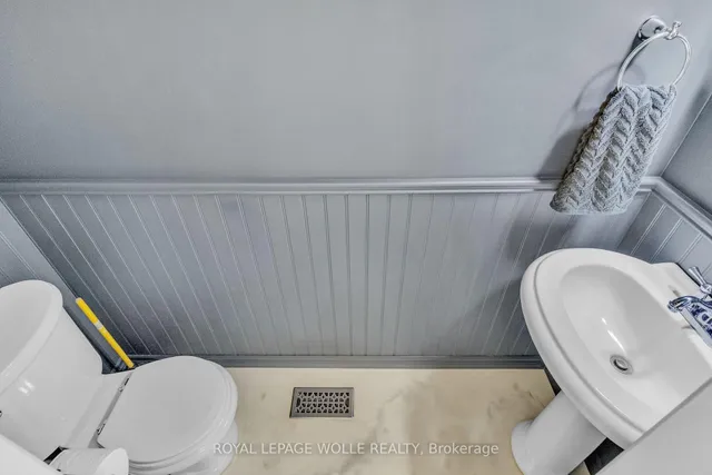 Additional image 38 of 34 Daimler Dr