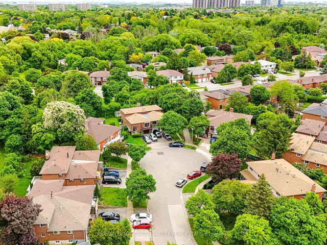 Additional image 43 of 74 Roseville Dr