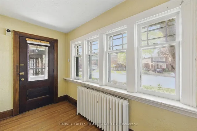 Additional image 7 of 24 Yonge Blvd