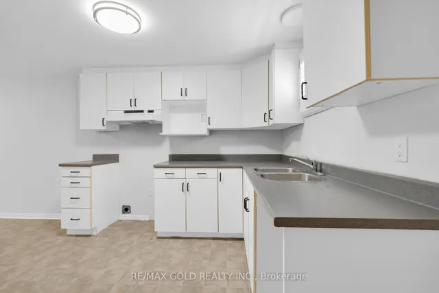 Additional image 34 of 78 Candy Cres