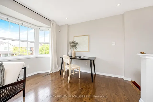 Additional image 24 of 435 Zuest Cres