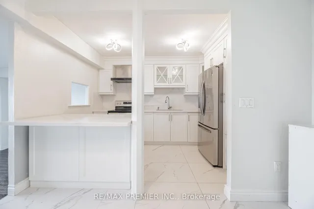 Additional image 11 of 5 San Romanoway Unit 402