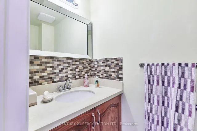 Additional image 21 of 40 Farmview Cres