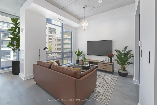 399 Adelaide St Unit 520