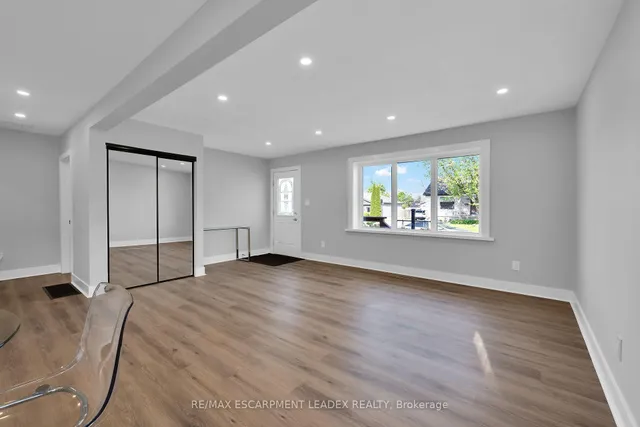 Additional image 15 of 24 CLAPHAM Rd